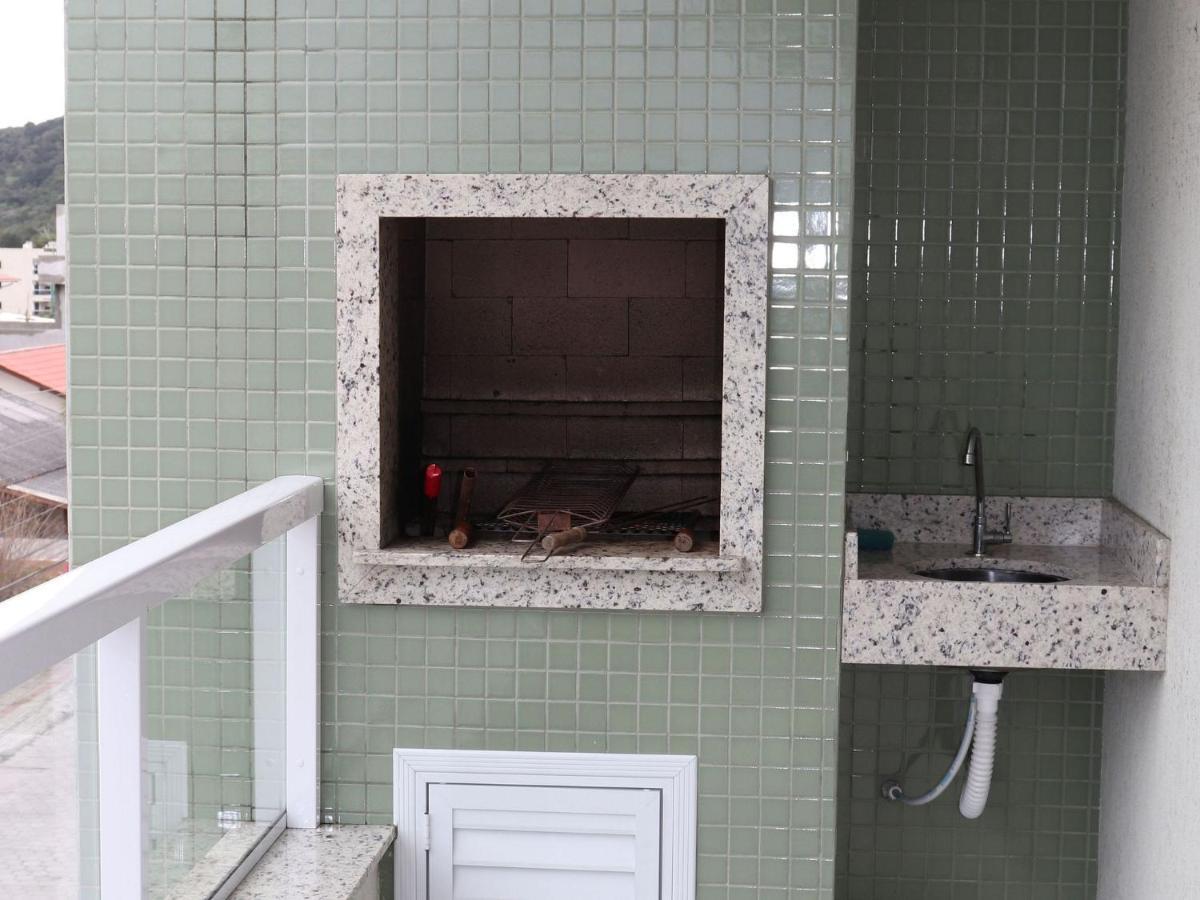 Res. Antonio Pinheiro. Apartamento Com 2 Dormitorios. ボンビーニャス エクステリア 写真